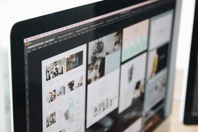 infographic showing the top benefits of having a business website for small businesses